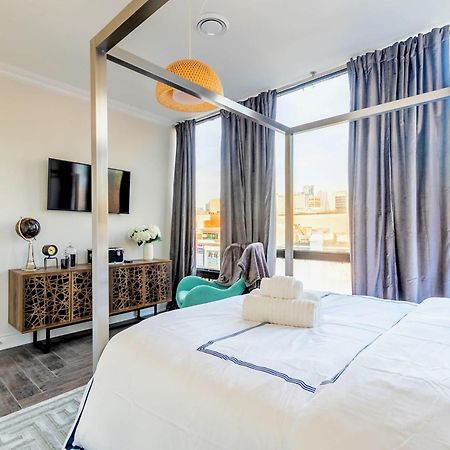 Modern Pet-Friendly Chinatown Apartment Toronto Exterior foto